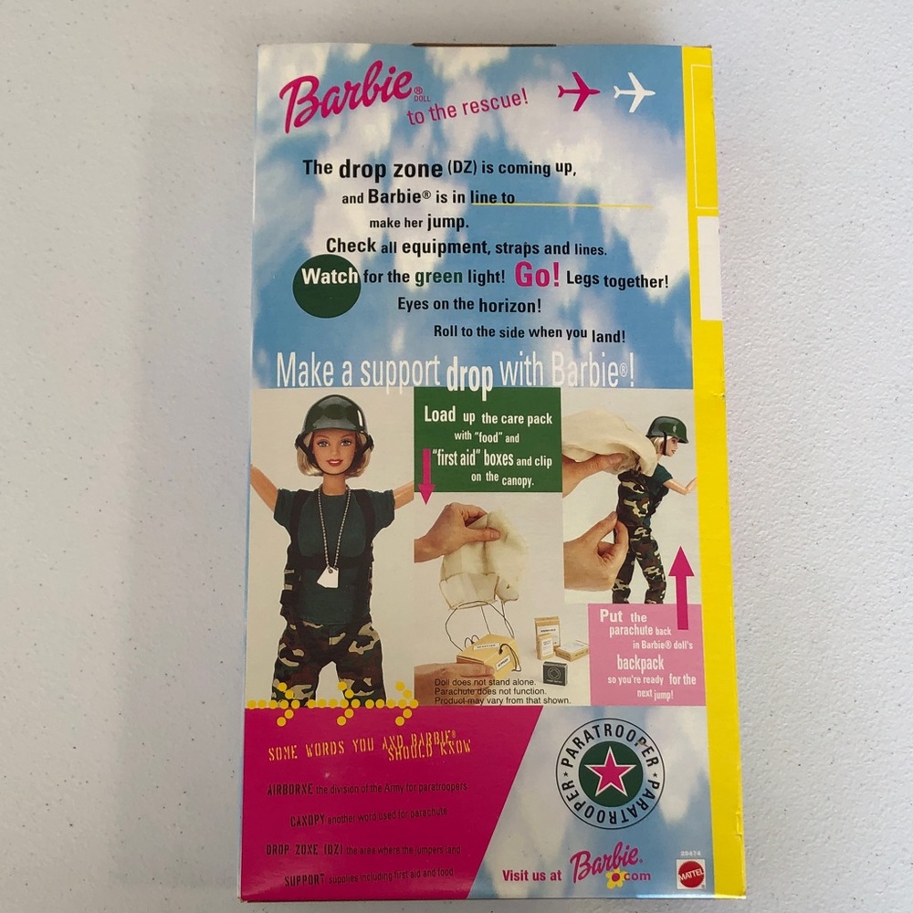 Barbie Paratrooper Doll with Green and Camouflage Military AAFES Edition 2000 - Picture 2 of 13